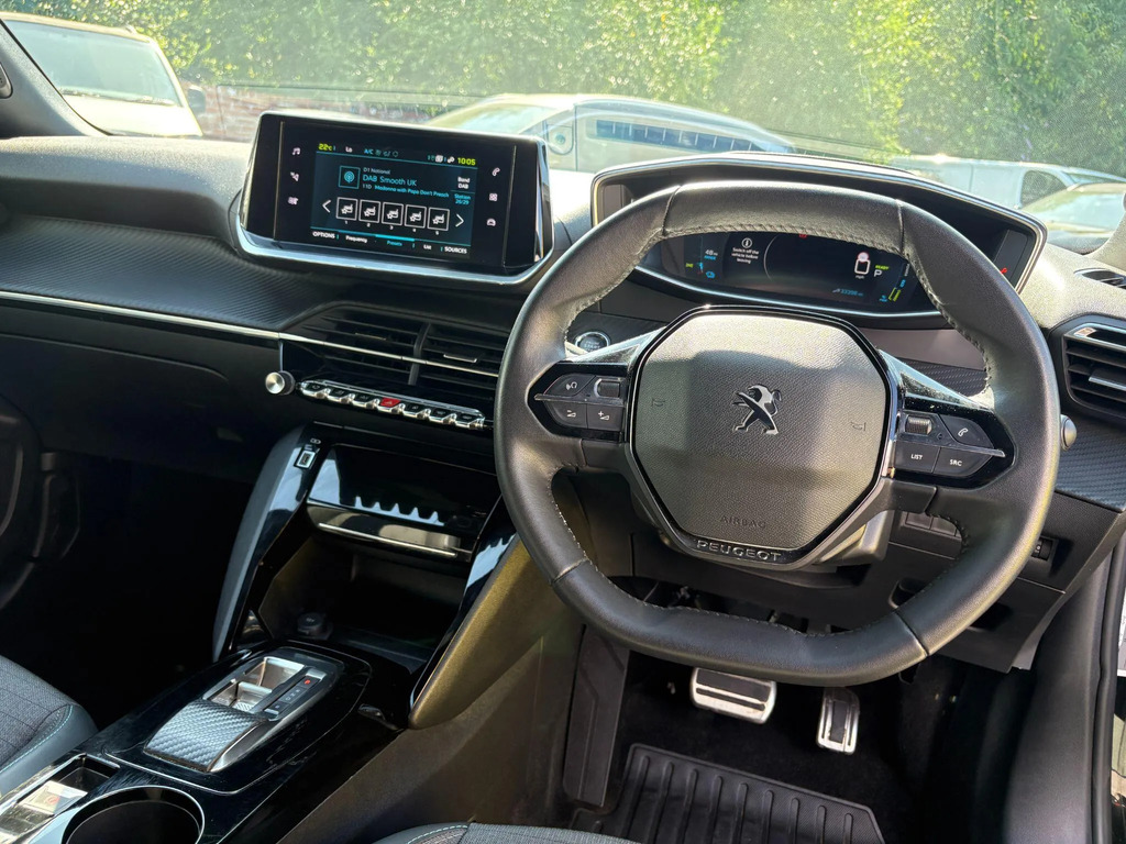 Peugeot e-2008 50Kwh Gt #11