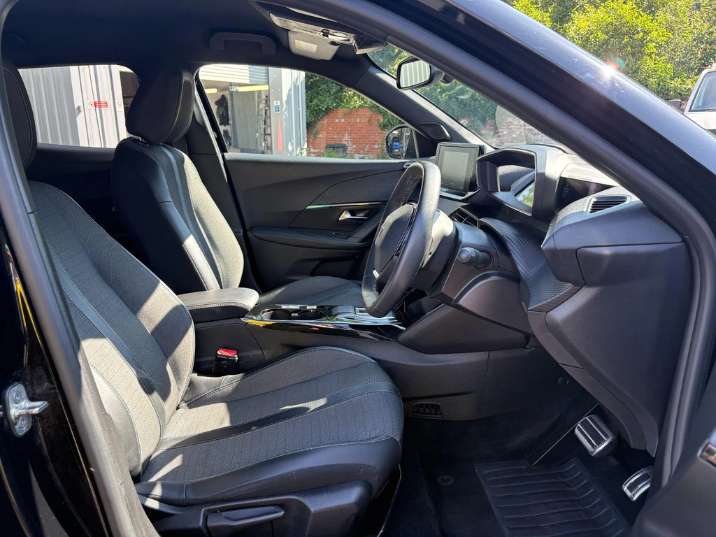Peugeot e-2008 50Kwh Gt #9