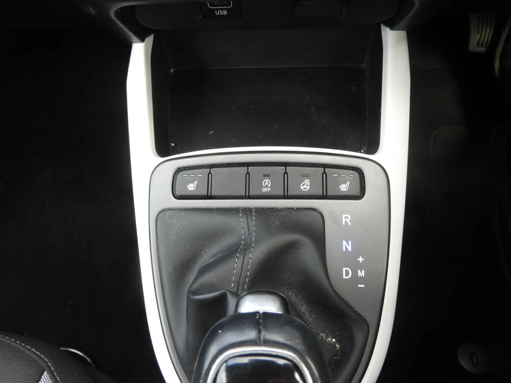 Hyundai I10 Se Connect White #19