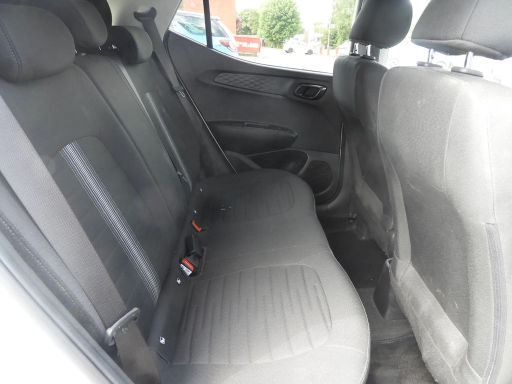 Hyundai I10 Se Connect White #14