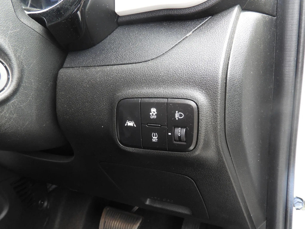 Hyundai I10 Se Connect White #16