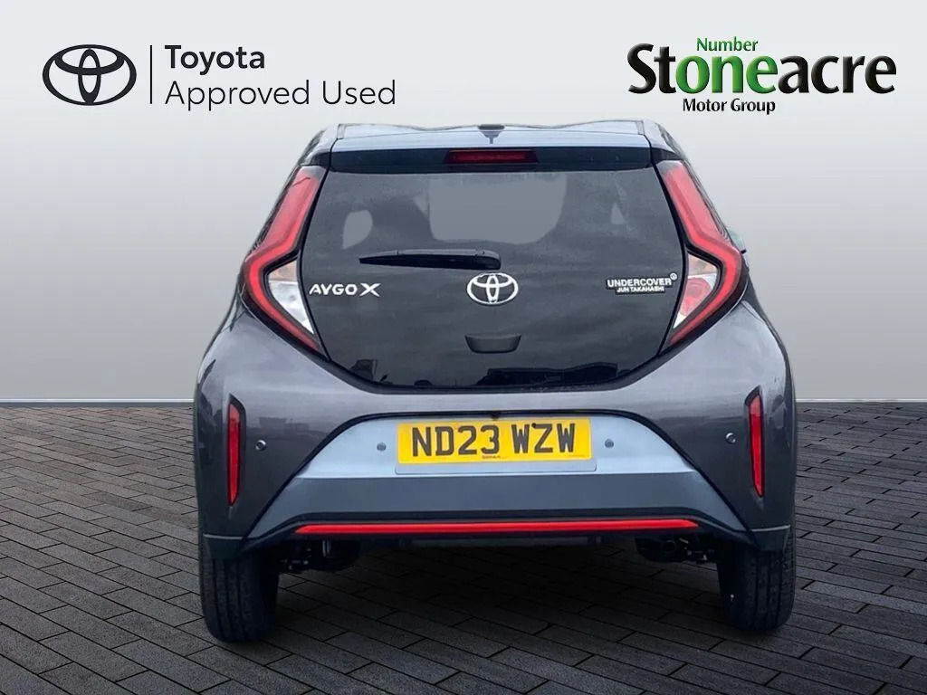 Toyota Aygo X 1.0 Vvt-i Undercover  #4