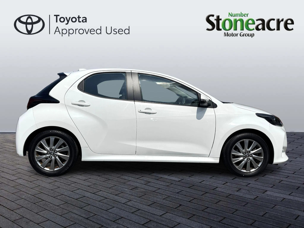 Toyota Yaris 1.5 Hybrid Icon Cvt #2