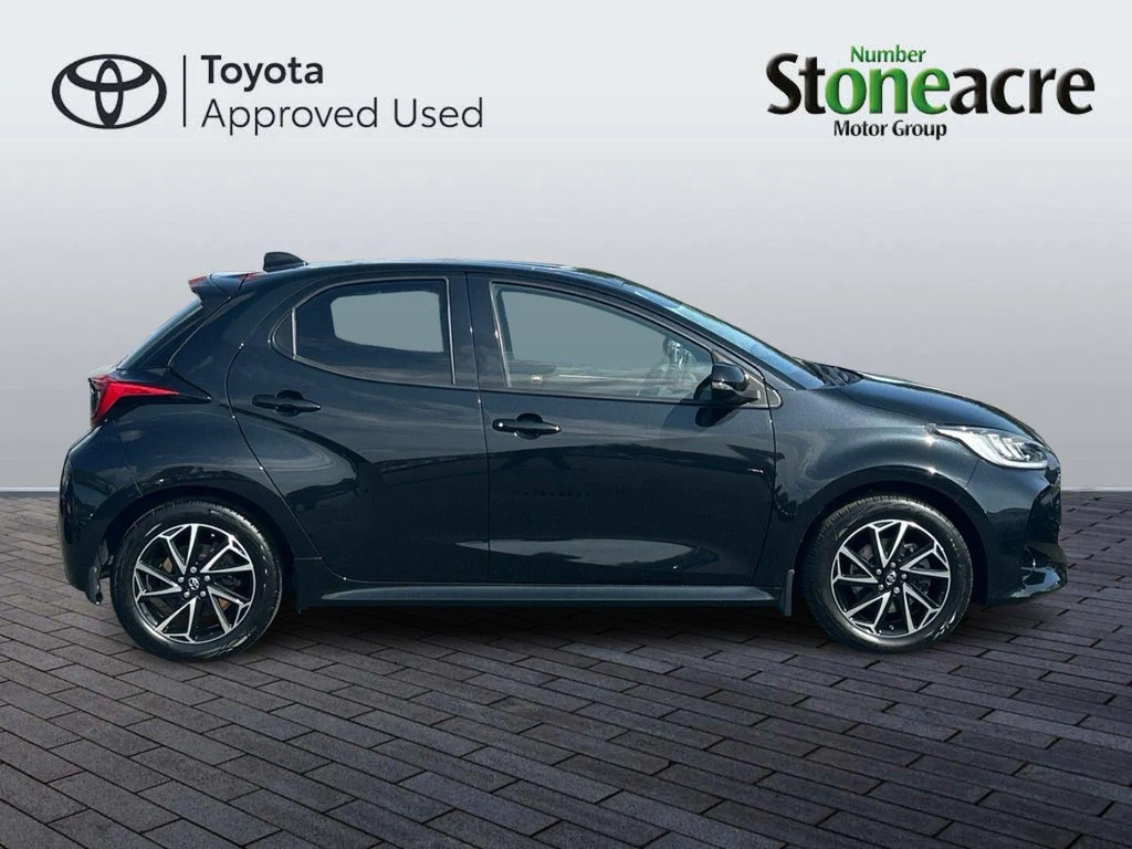 Toyota Yaris 1.5 Hybrid Design Cvt  #2