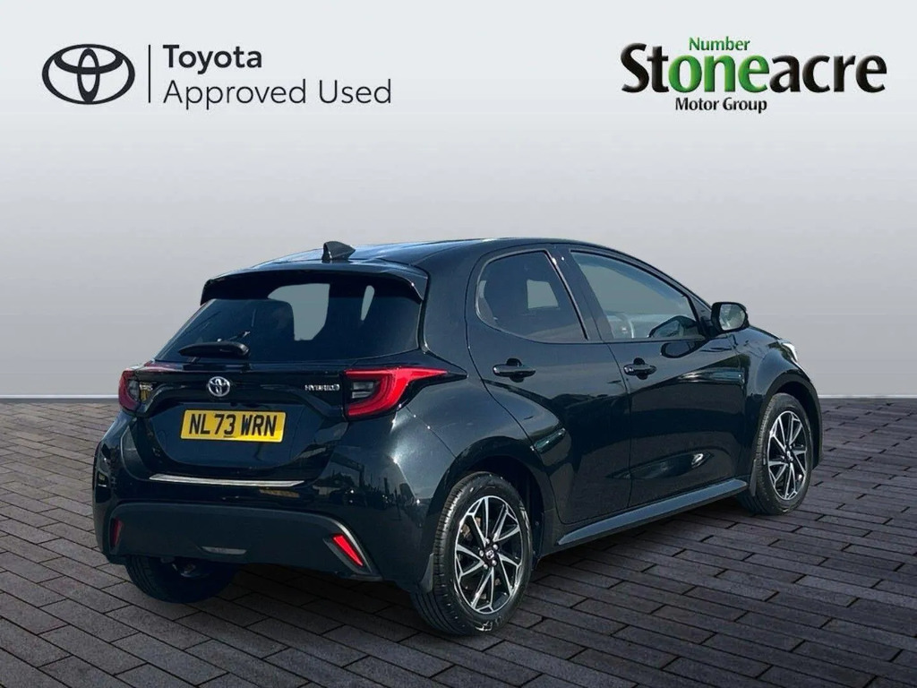 Toyota Yaris 1.5 Hybrid Design Cvt  #3