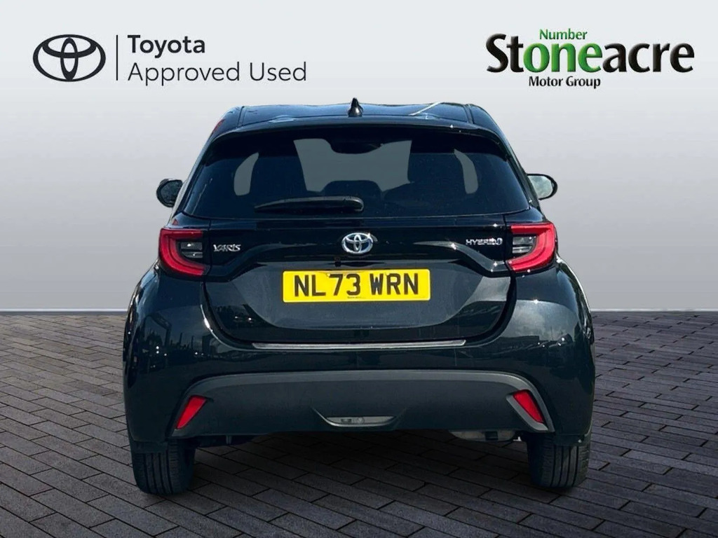 Toyota Yaris 1.5 Hybrid Design Cvt  #4