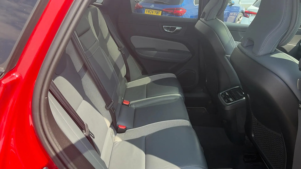 Volvo XC60 2.0 B5p 250 R Design Geartronic  #6