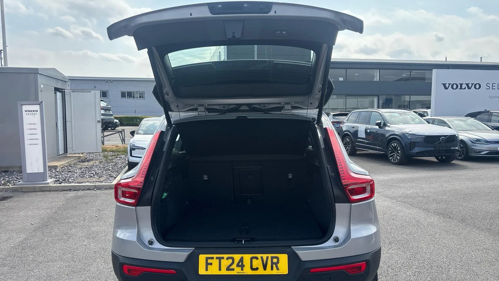 Volvo XC40 Xc40 B4 Mhev Awd Black #13
