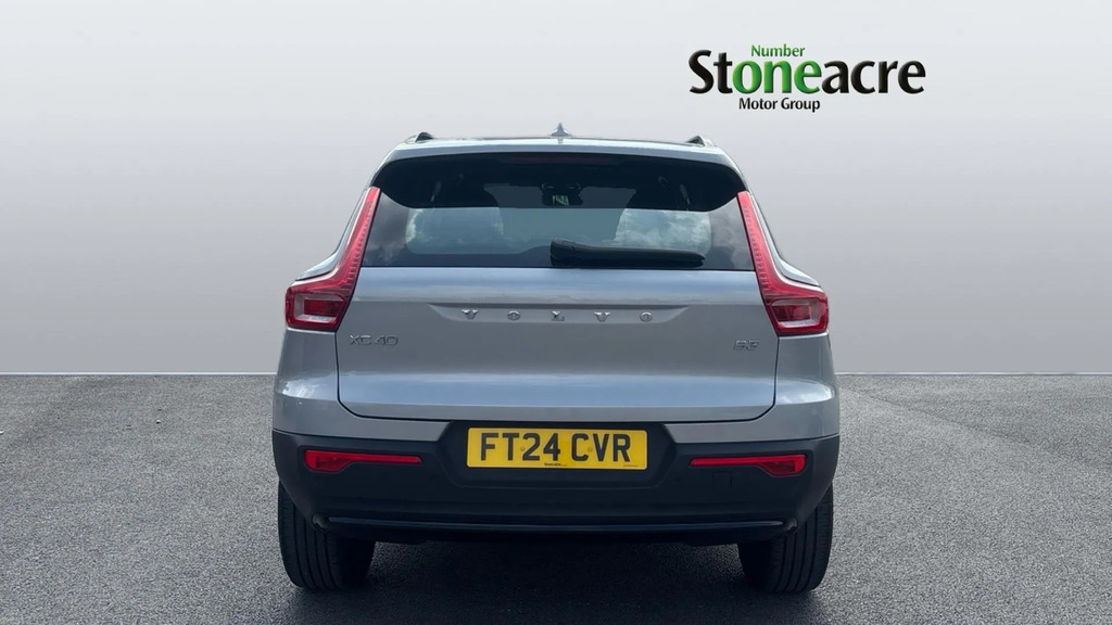 Volvo XC40 Xc40 B4 Mhev Awd Black #7