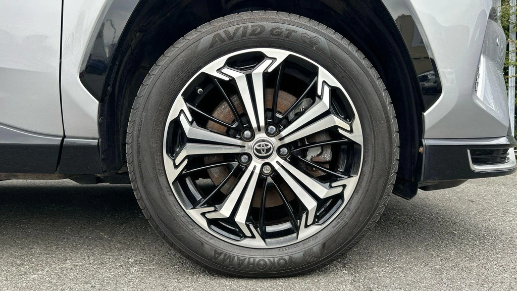 Toyota Rav 4 Design White #18
