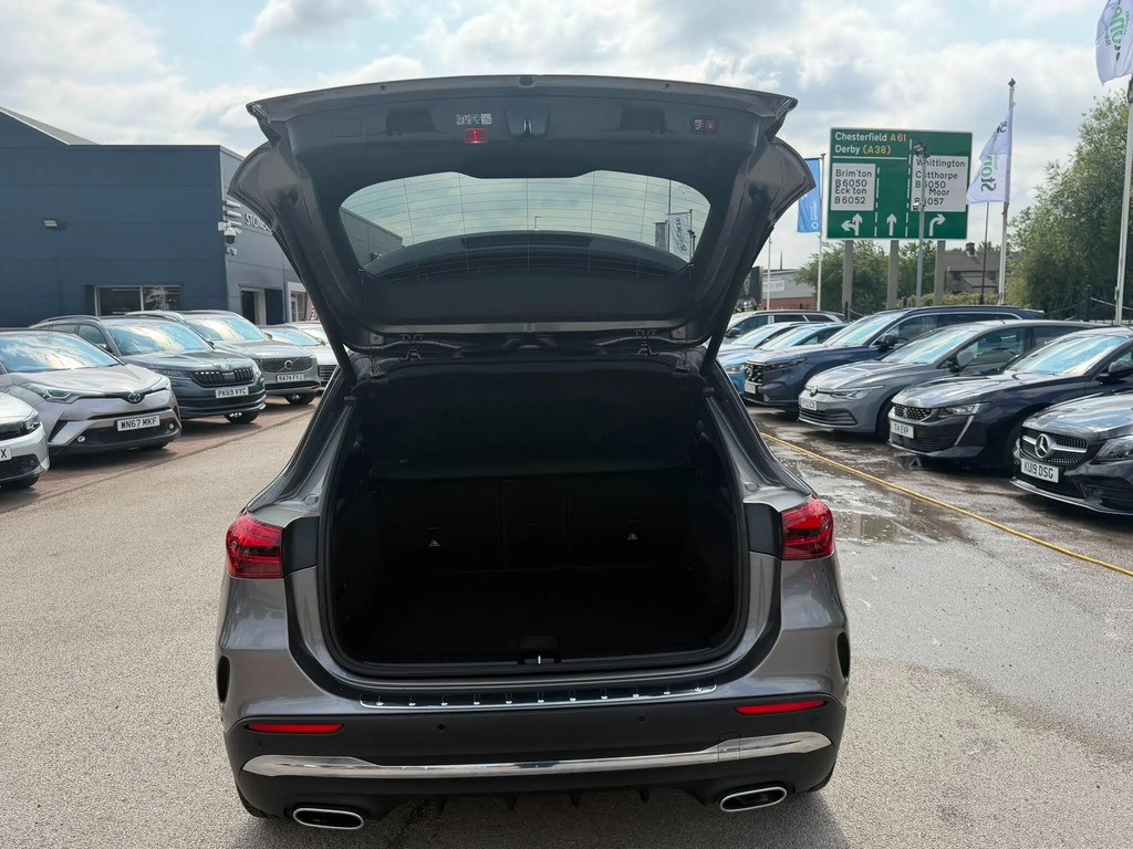 Mercedes-Benz GLA Class Gla 220D 4Matic Amg Line Premium Plus Black #9
