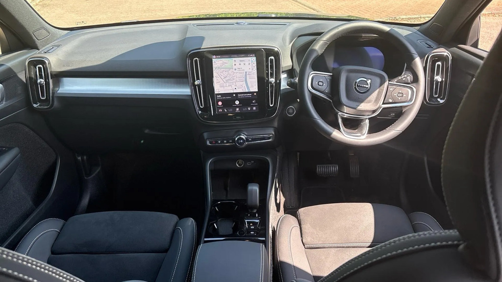 Volvo XC40 2.0 B4p Plus Dark #5