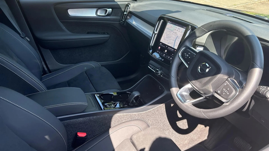 Volvo XC40 2.0 B4p Plus Dark #4