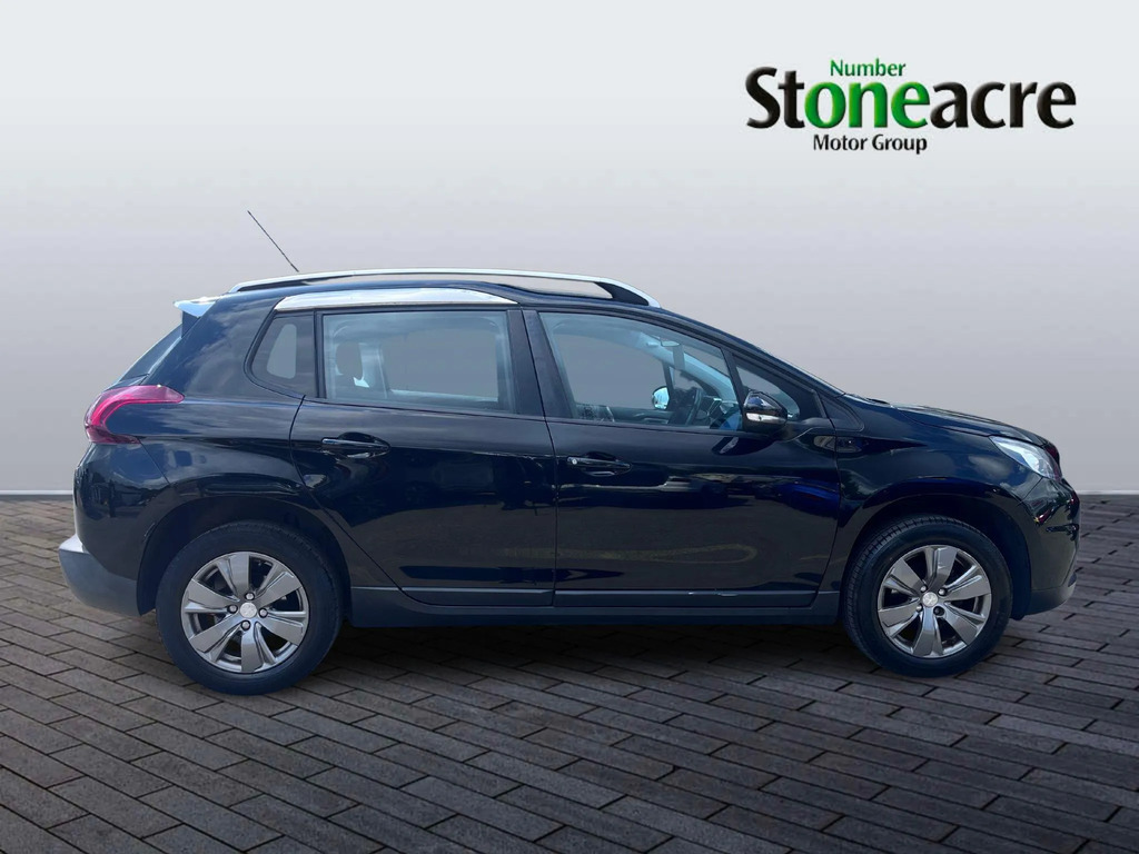 Peugeot 2008 1.2 Puretech Active Black #2