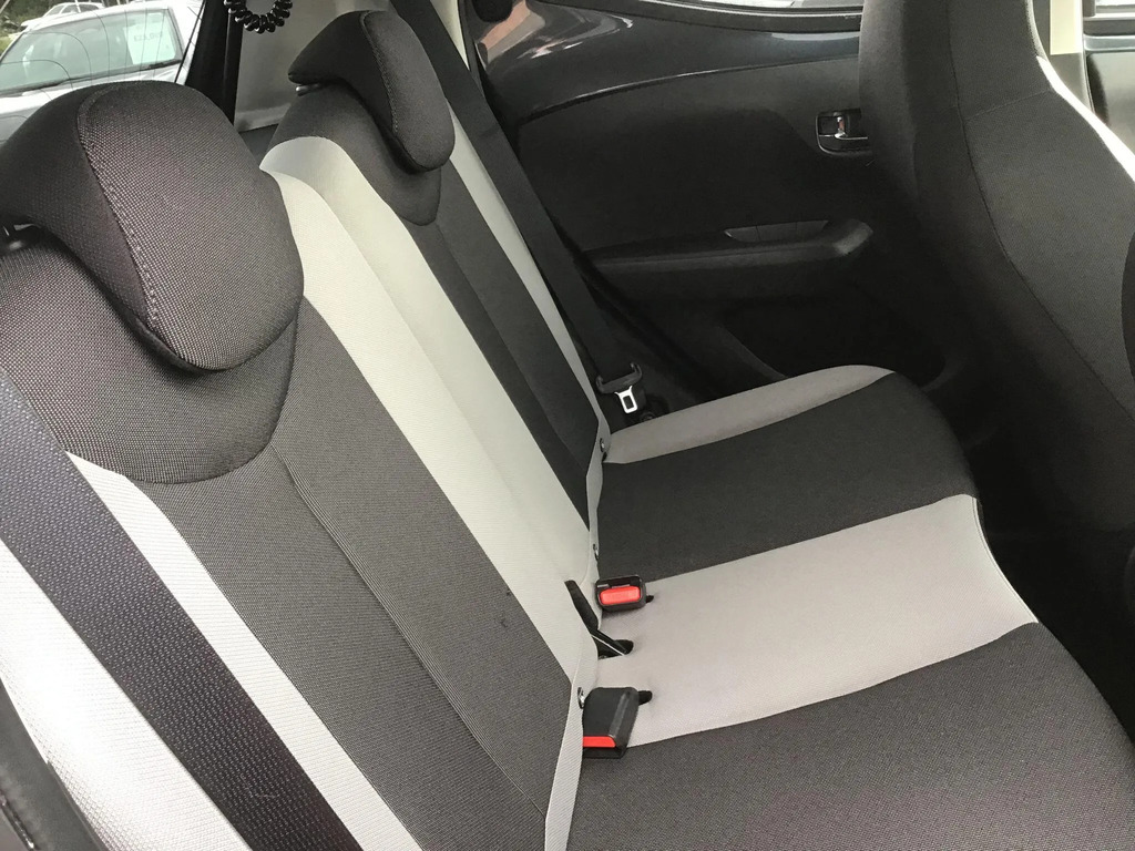 Toyota Aygo Hatchback White #15