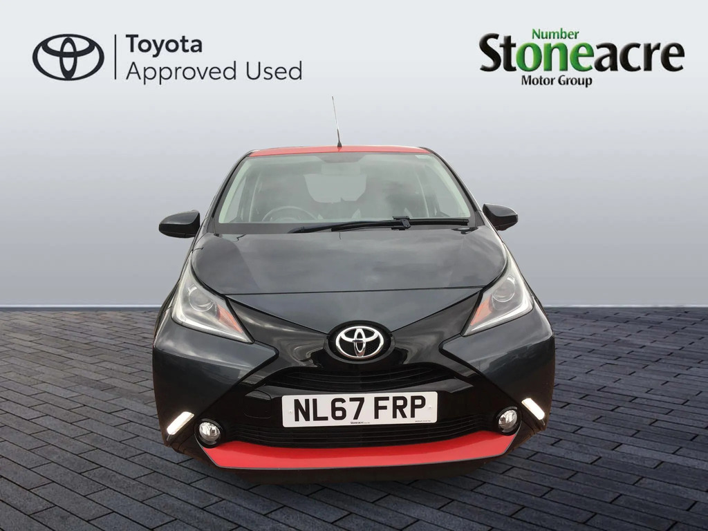 Toyota Aygo Hatchback White #18