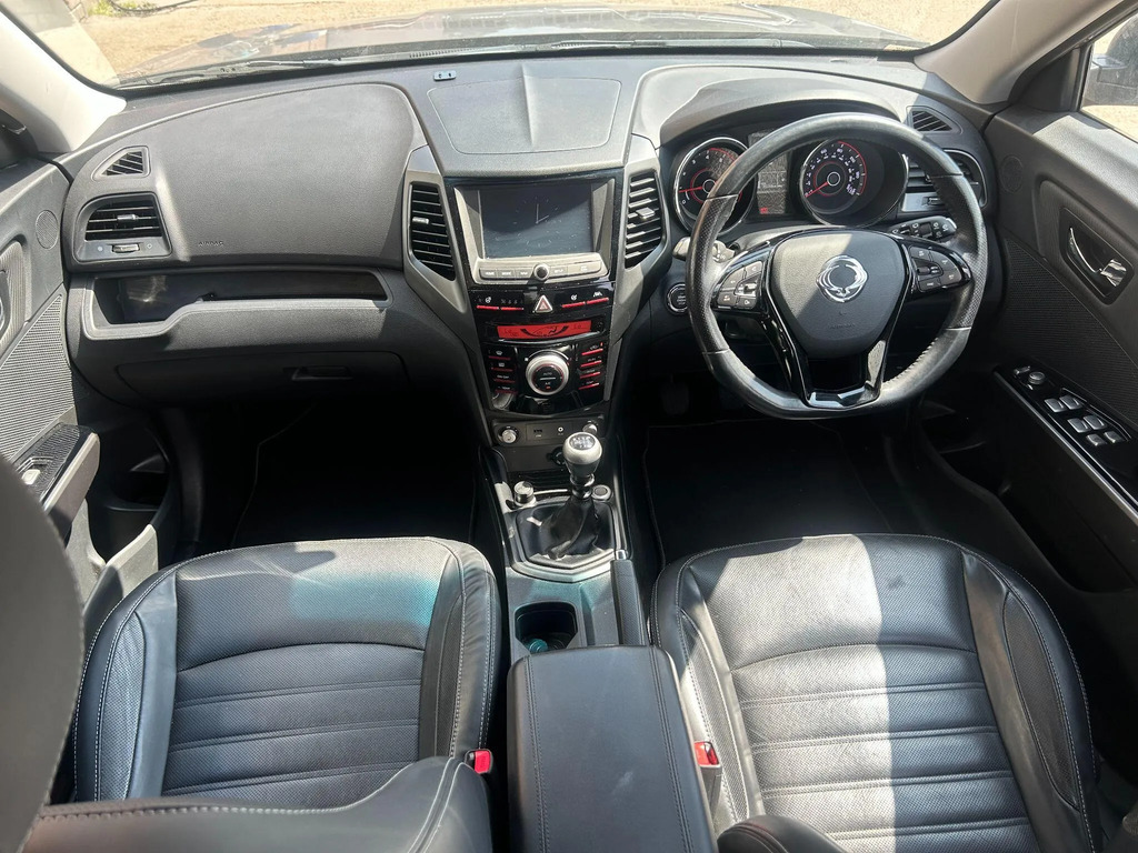 SsangYong Tivoli XLV 1.6 Ultimate Silver #9
