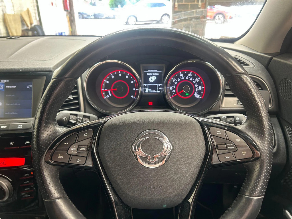 SsangYong Tivoli XLV 1.6 Ultimate Silver #33