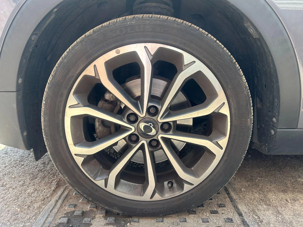 SsangYong Tivoli XLV 1.6 Ultimate Silver #23