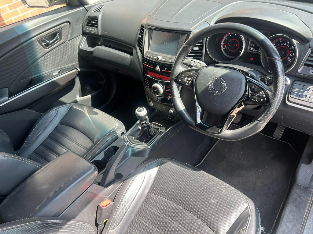 SsangYong Tivoli XLV 1.6 Ultimate Silver #12