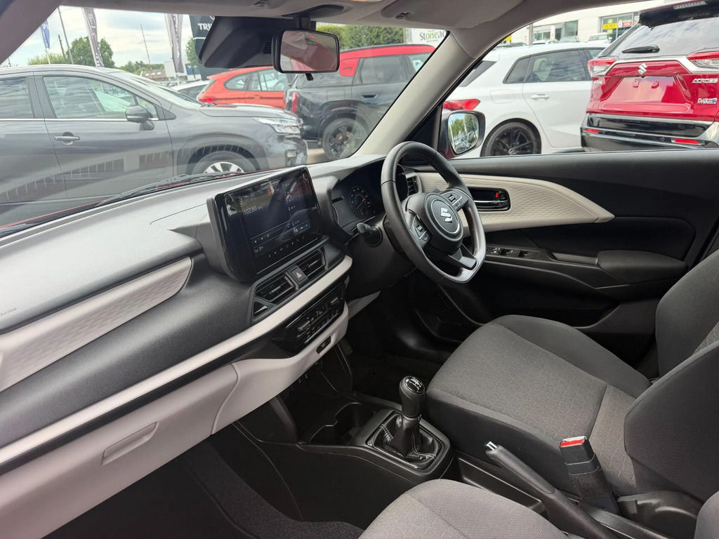 Suzuki Swift 1.2 Mild Hybrid Motion White #30