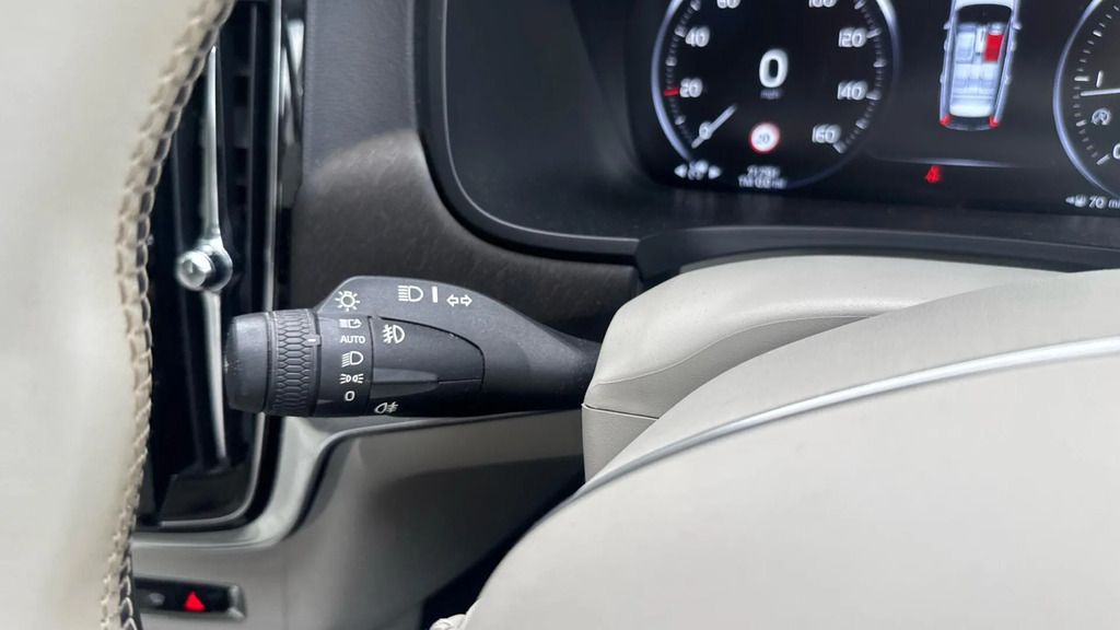 Volvo V90 2.0 V90 R-design Silver #18