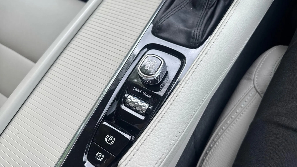 Volvo V90 2.0 V90 R-design Silver #25
