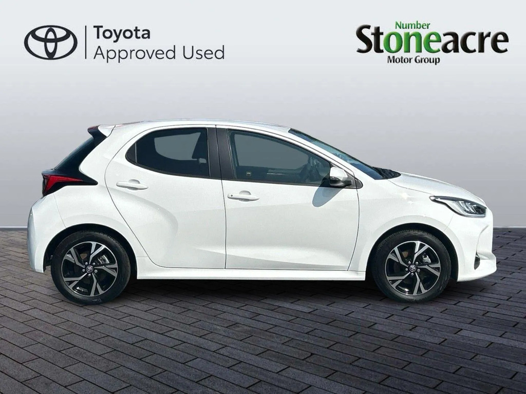 Toyota Yaris 1.5 Hybrid Design Cvt  #2