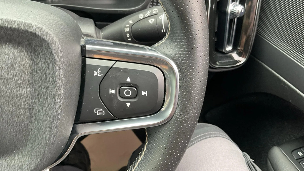 Volvo XC40 B4 R-design Pro Awd  #22