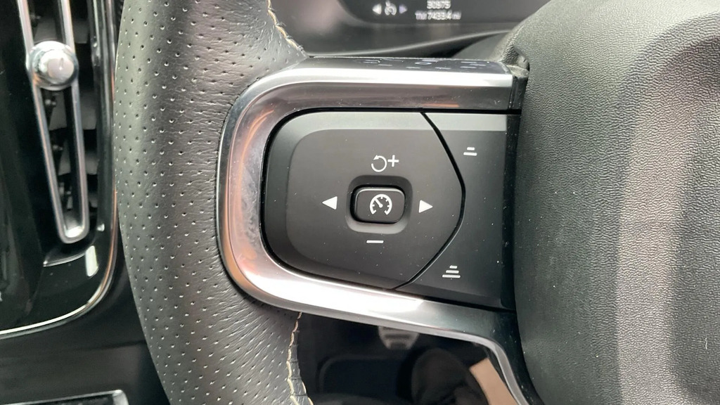 Volvo XC40 B4 R-design Pro Awd  #21