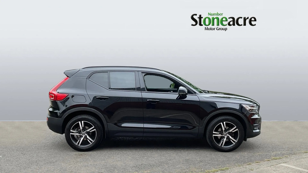 Volvo XC40 R-design T3 163 Hp Black #3