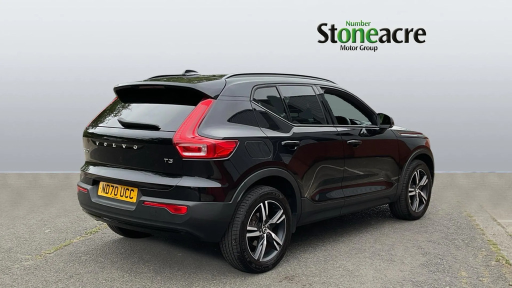 Volvo XC40 R-design T3 163 Hp Black #2