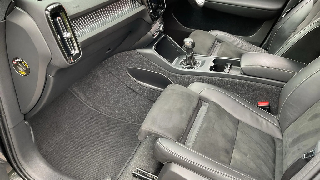 Volvo XC40 B4 R-design Pro Awd  #25