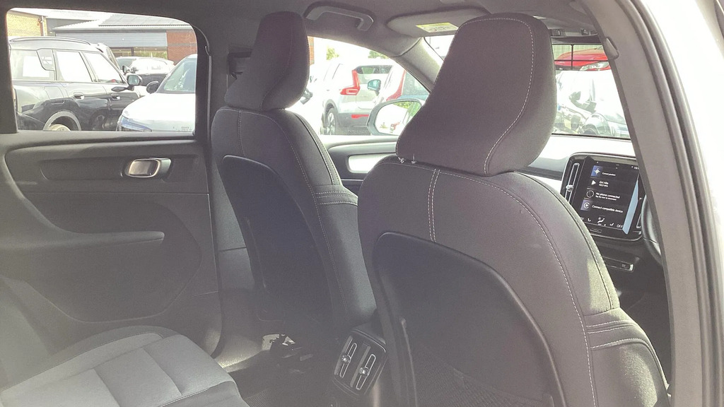 Volvo XC40 Plus T4 211 Hp #6