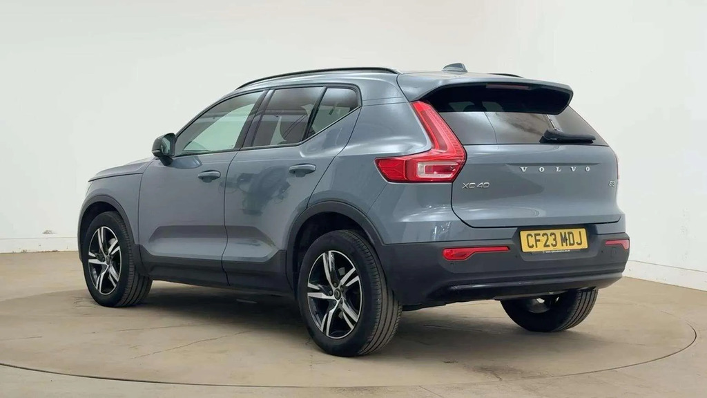 Volvo XC40 2.0 B3p Plus Dark #3