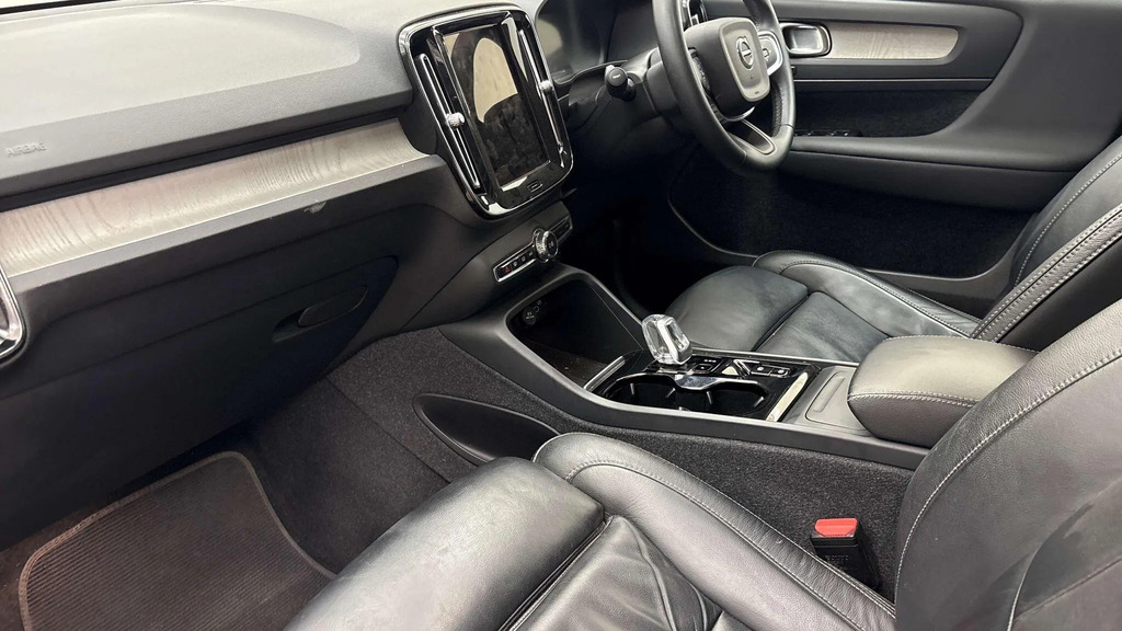 Volvo XC40 2.0 B3p Plus Dark #6