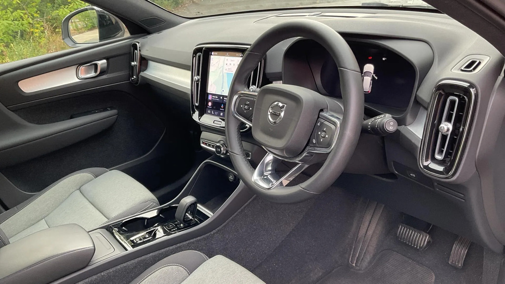 Volvo XC40 2.0 B3p Plus Dark #4