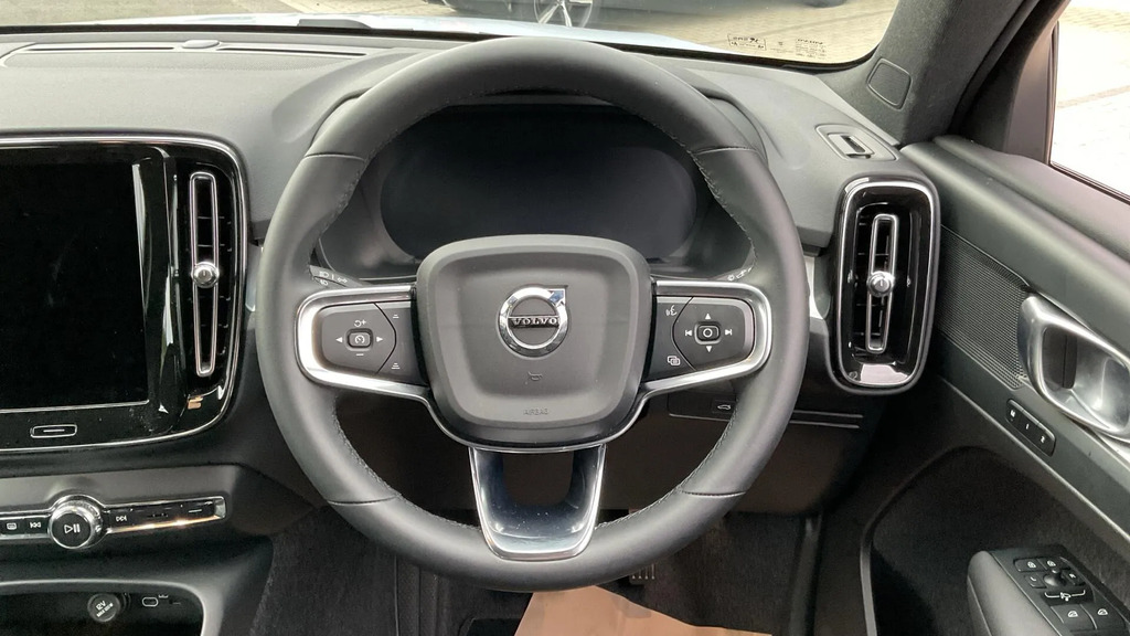 Volvo XC40 2.0 B3p Plus Black Edition Black #10