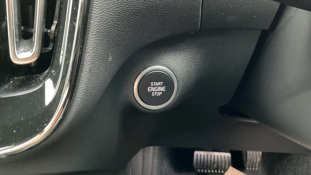 Volvo XC40 2.0 B3p Plus Black Edition Black #25