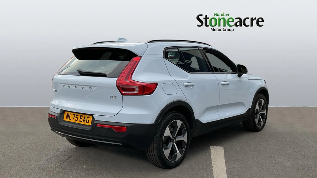 Volvo XC40 2.0 B3p Plus Black Edition Black #2