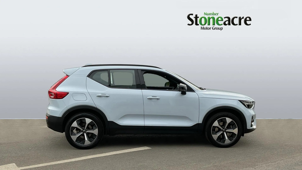 Volvo XC40 2.0 B3p Plus Black Edition Black #3