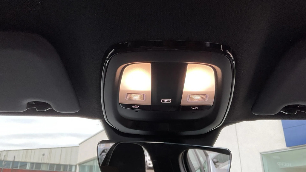 Volvo XC40 2.0 B3p Plus Black Edition Black #26