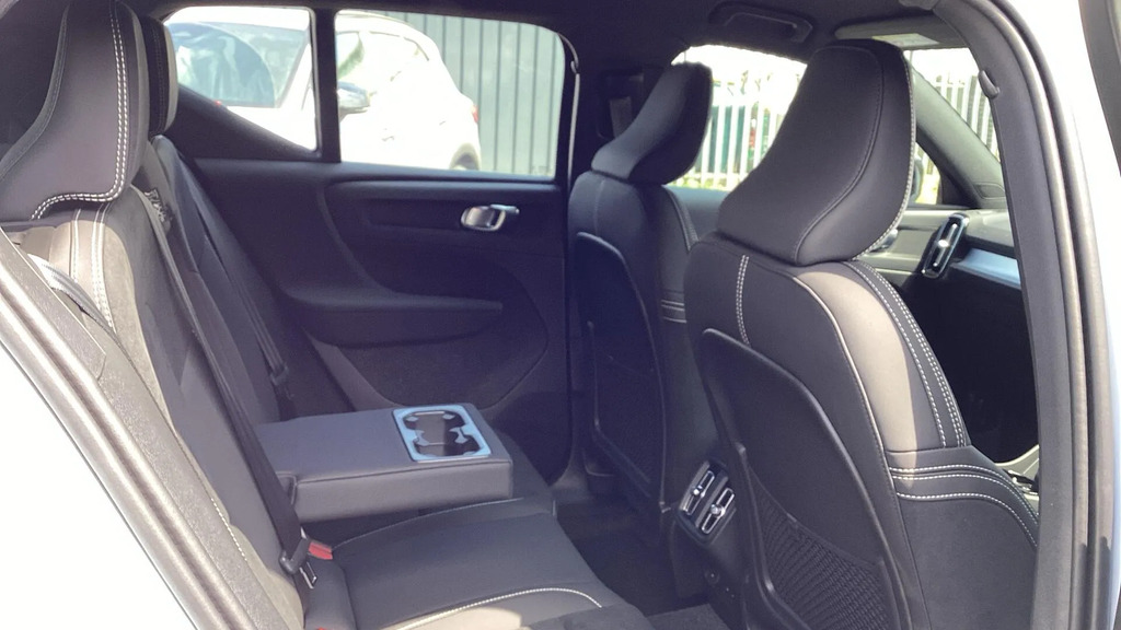 Volvo XC40 2.0 B3p Plus Dark #6