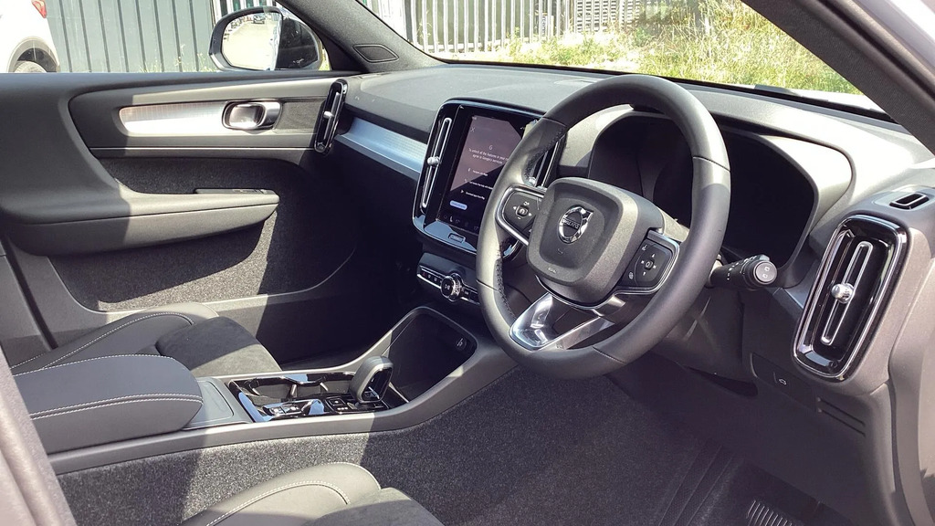 Volvo XC40 2.0 B3p Plus Dark #4