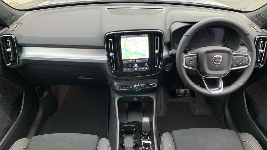 Volvo XC40 2.0 B3p Plus Dark #5