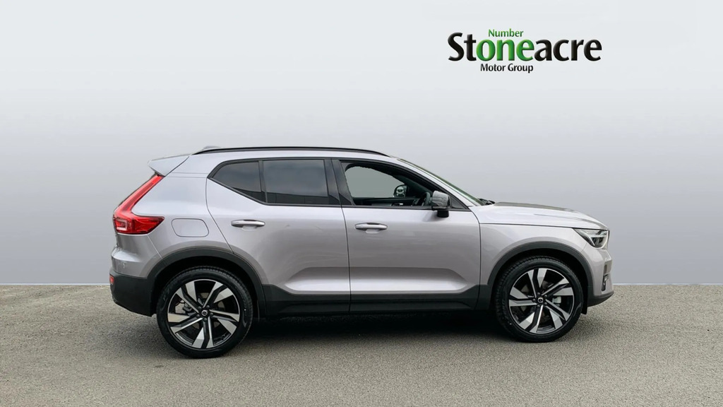 Volvo XC40 2.0 B3p Plus Dark #3