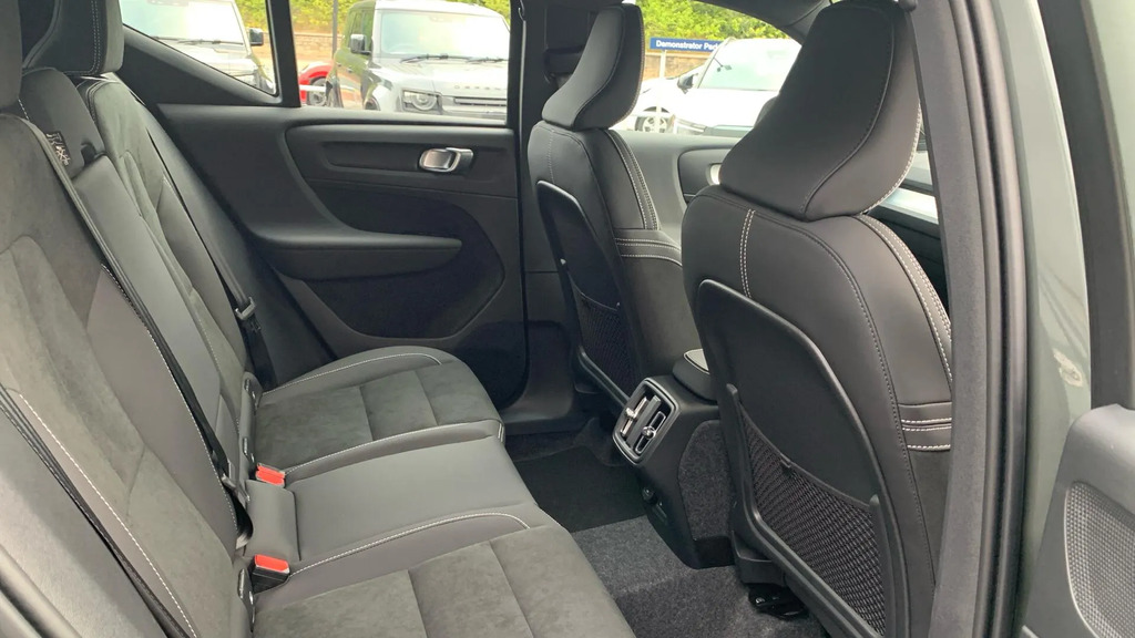 Volvo XC40 2.0 B3p Plus Dark #6