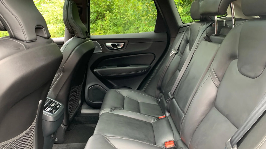 Volvo XC60 Xc60 B5 Mhev Awd Black #32