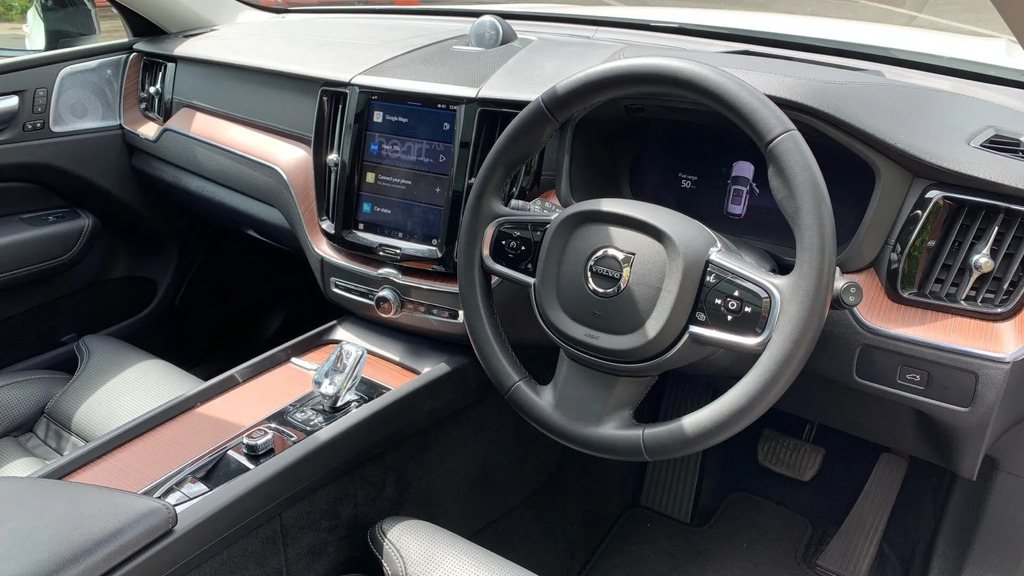Volvo XC60 Ultimate Dark B5 250 Hp #4