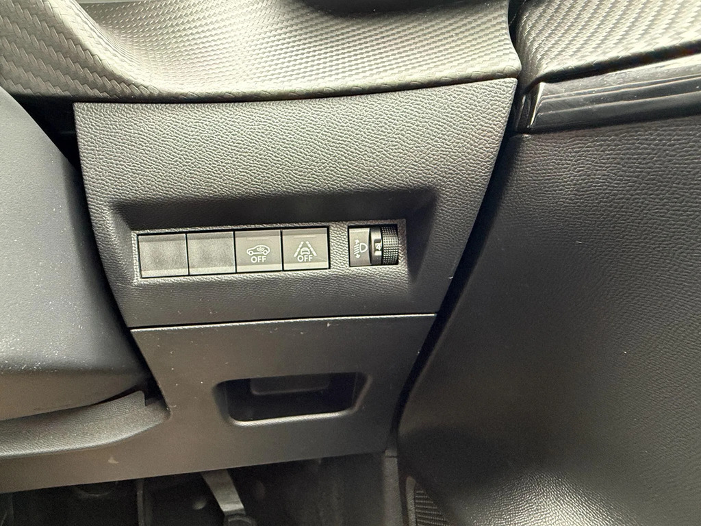 Peugeot 208 1.2 Puretech Active Premium Black #24